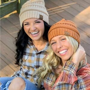 Solid color CC Beanies ❄️